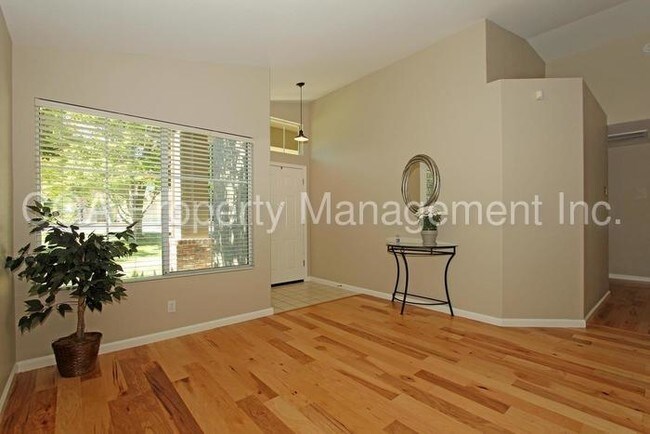 Building Photo - 363 Hansen Cir