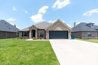 Building Photo - 827 Abita Chase