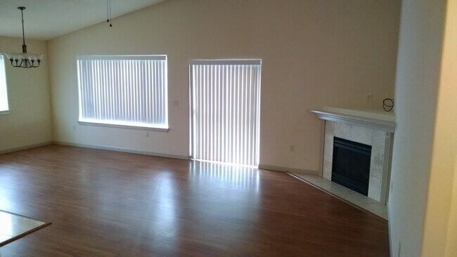Building Photo - 2060 Northwest Arroyo Ridge Avenue