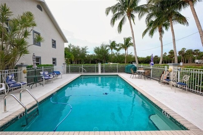 relax in the pool - 615 Rose Garden Rd
