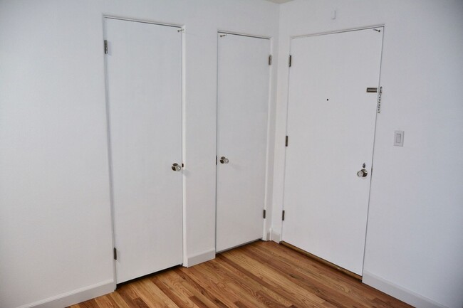 Foto del edificio - Spacious East Queen Anne 1 Bedroom Condo f...