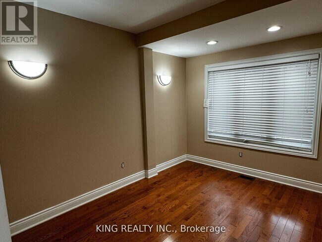 Photo du bâtiment - 967 Beechwood Ave
