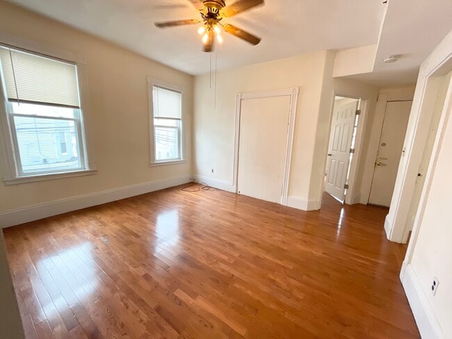 Foto del edificio - 50 Crescent Ave