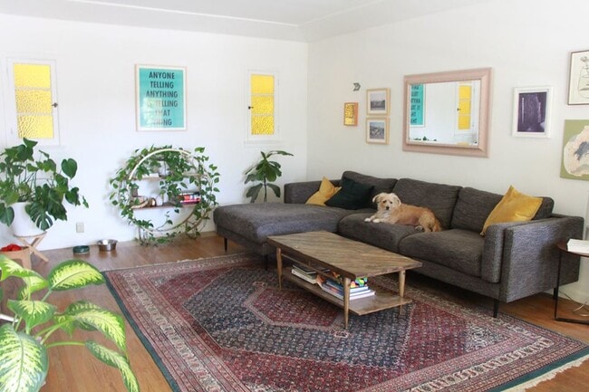 Foto del edificio - 3887 Aguilar St