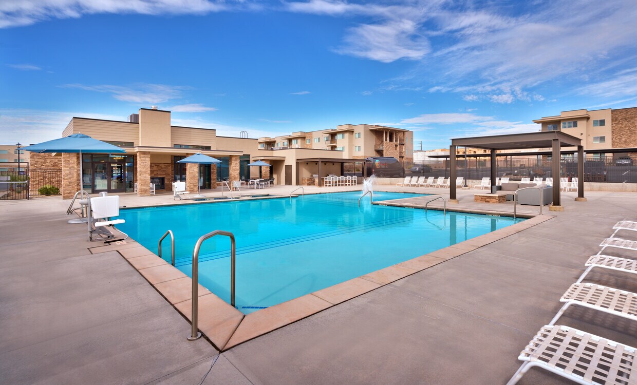 COMPLEJO/CENTRO DE ARRENDAMIENTO: ¡PISCINA - Coyote Creek