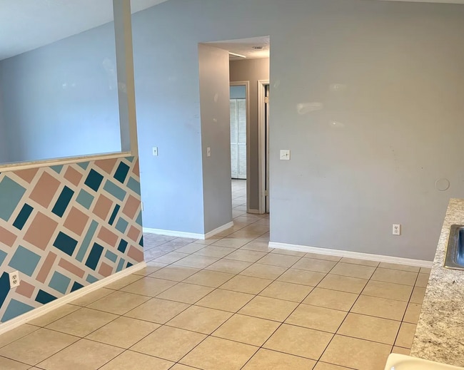 Foto del edificio - 322 Ixora Ave NW