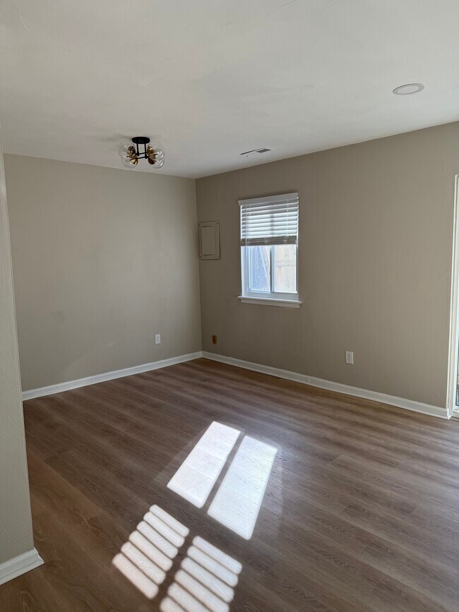 Foto del edificio - 3492 Woodburne Dr