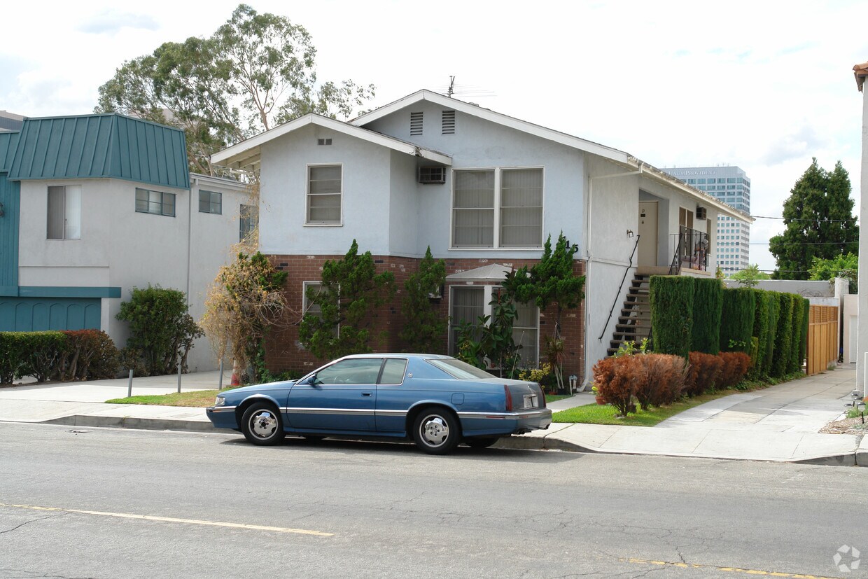 Building Photo - 715 N Jackson St