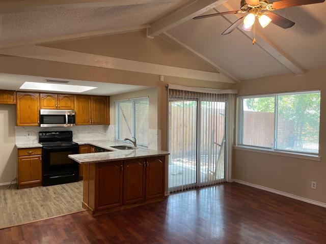 Building Photo - 5609 Valley Mills Dr