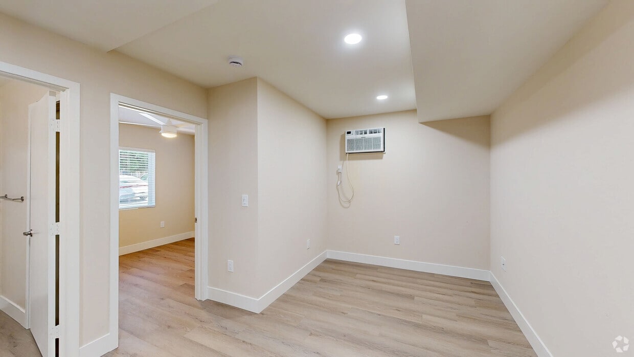Photo - Highland Parc South - Near UCR Apartments