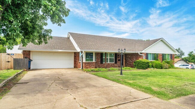 Building Photo - Prime Location! Fully Remodeled Home in th...