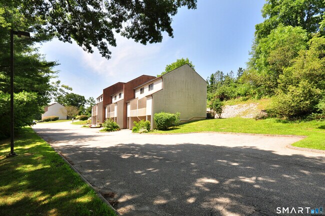 Building Photo - 349 Allen Rd
