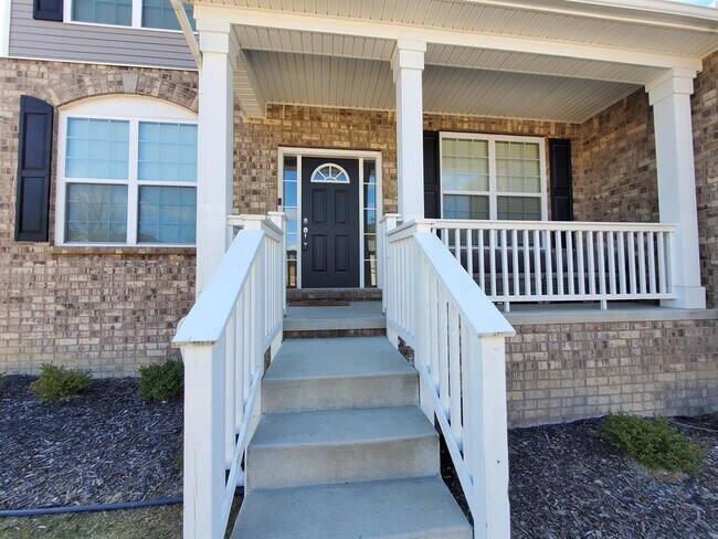 Foto del edificio - 4 Bed, 2.5 Bath with Granite Kitchen, Large Island, Luxury Master Suite, Full Basement, Huge Outd...