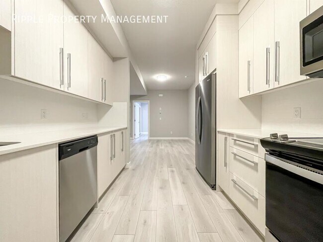 Photo du bâtiment - Beautiful 1 bedroom 1 bathroom basement in...
