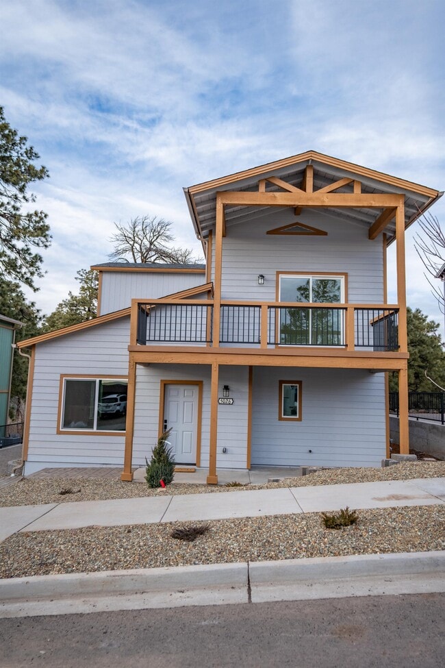 Building Photo - 5026 E Retreat Cir