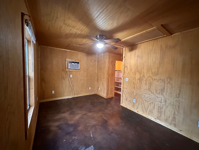 Building Photo - 57 Lee Road 735