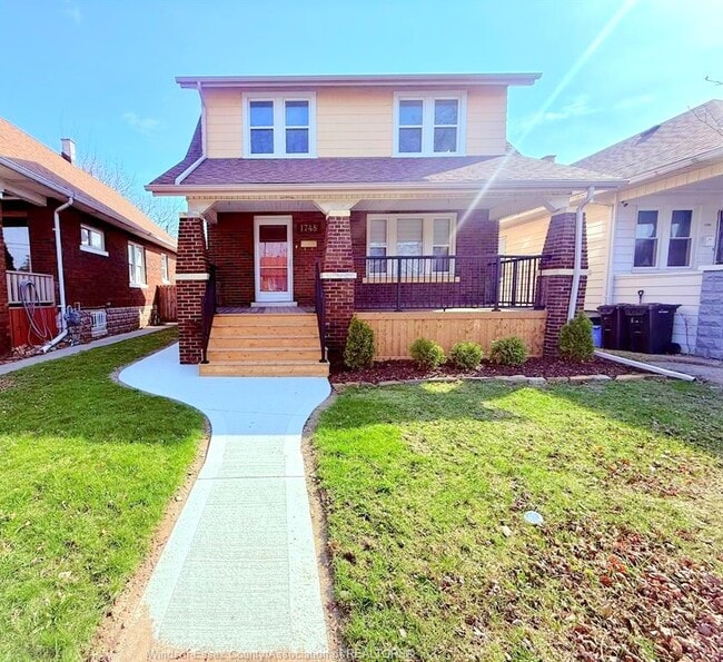 Building Photo - 1748 Hall Ave