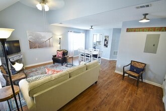Building Photo - 397 Bridgewater Cir