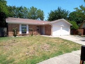 Building Photo - 6333 Scott Ct
