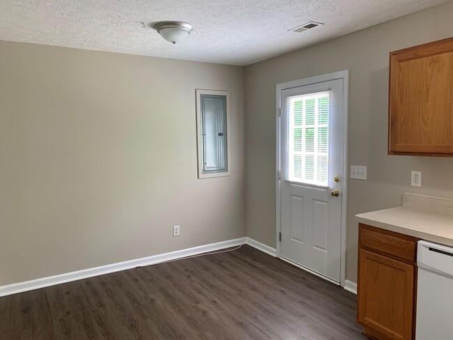 Foto del edificio - 413 Three Creeks Ct
