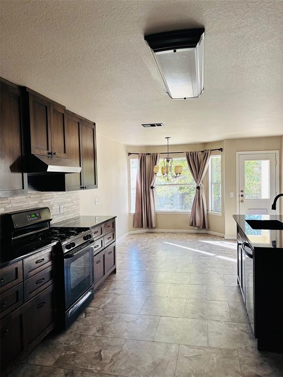 Foto del edificio - 714 Adler Falls Ln