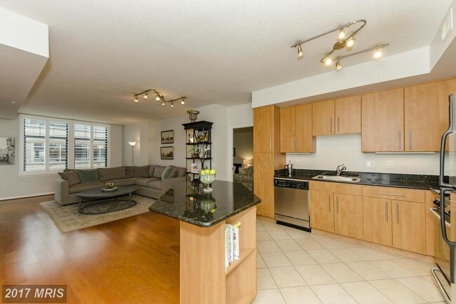 Foto del edificio - 1021 N Garfield St