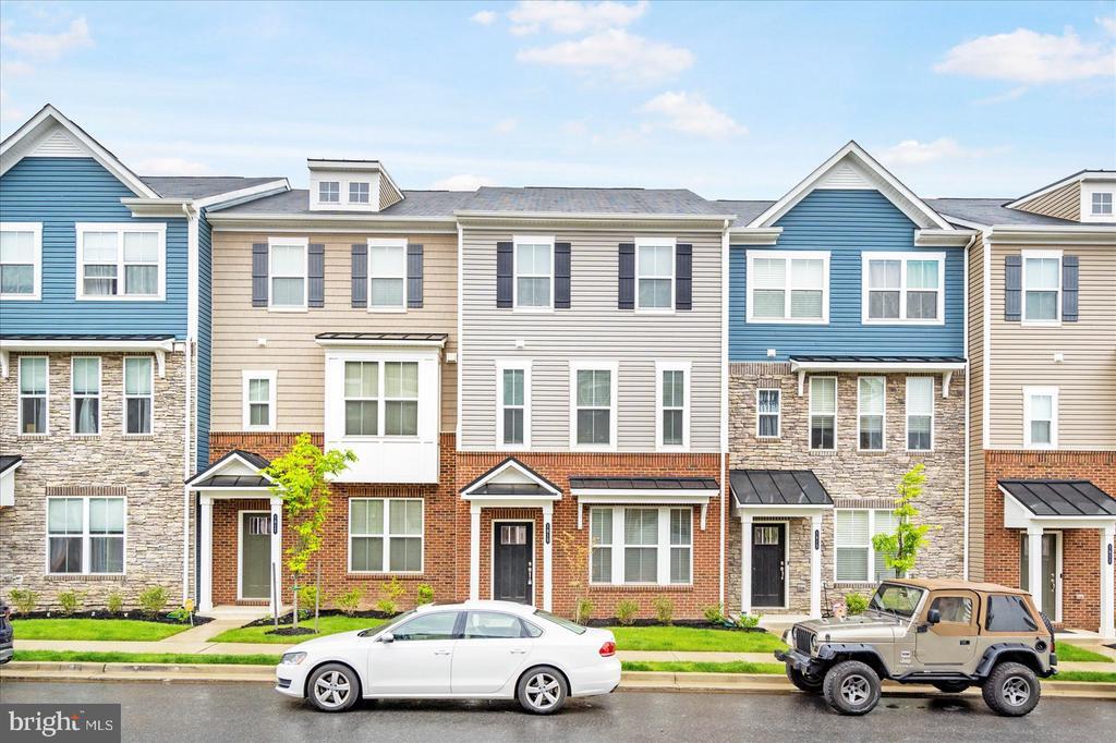 Primary Photo - 1815 Iris Ln