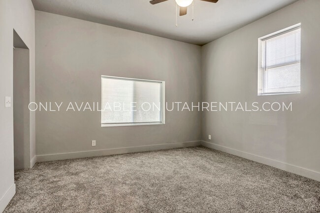 Building Photo - 629 S 400 E