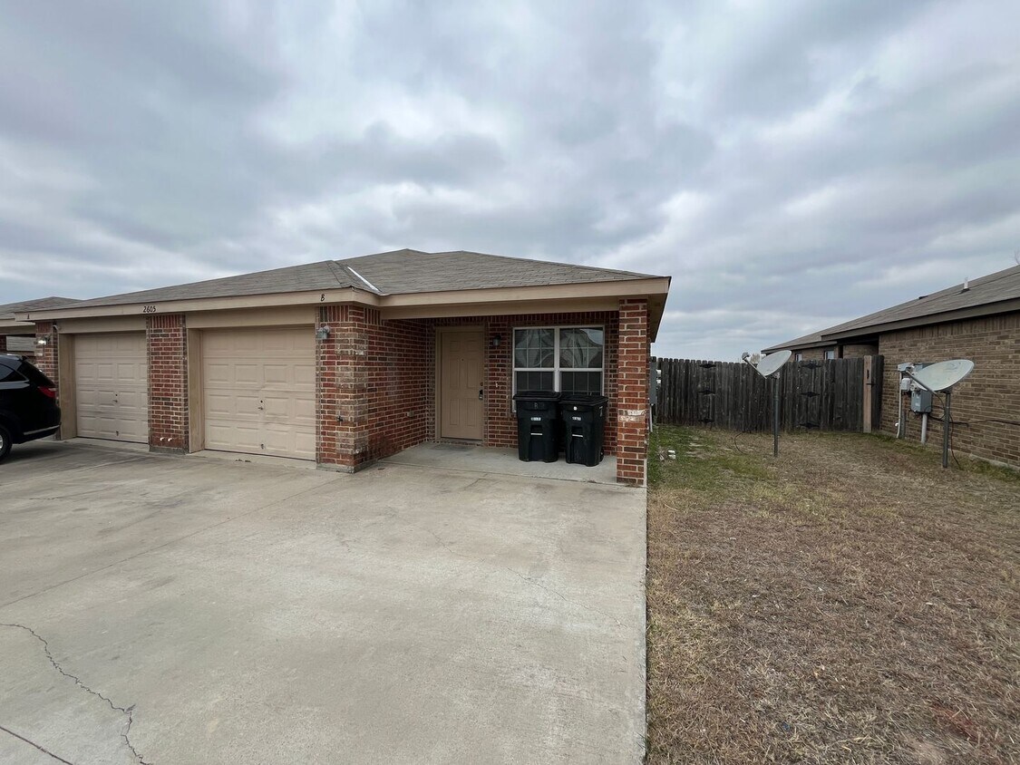 Foto principal - 2605 Cody Poe Rd