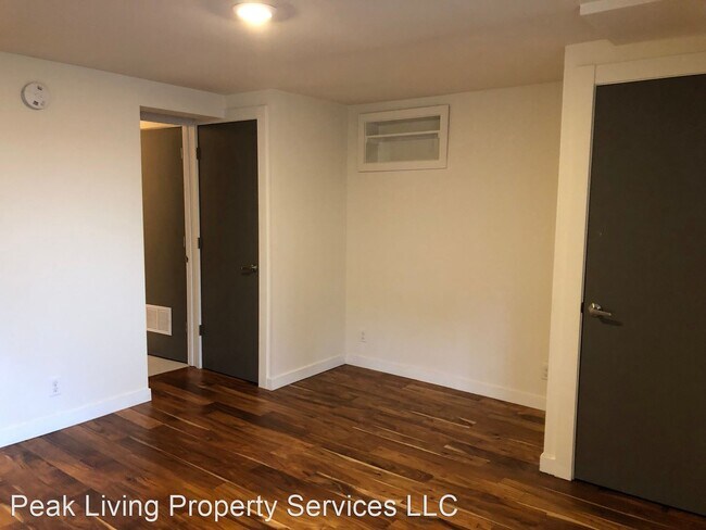 Building Photo - 110 W Florentia St