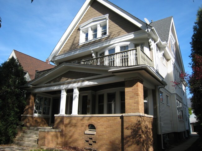 Building Photo - 2830 N Maryland Ave