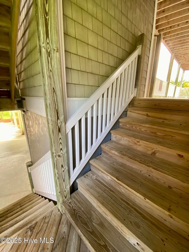 Building Photo - 100 Lighthouse Ln