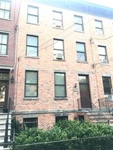 Building Photo - 226 Garden St