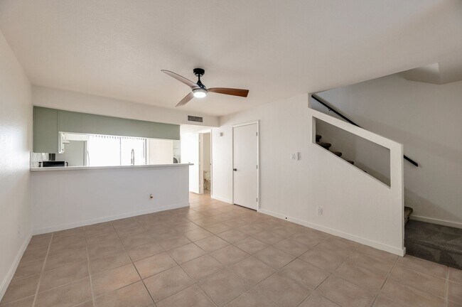 Building Photo - Modern 2-bedroom condo in North Phoenix!