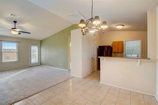 Foto del edificio - Amazing 3bed 2 Bath 2 Car Garage in Marble Leaf Addn Edmond OK