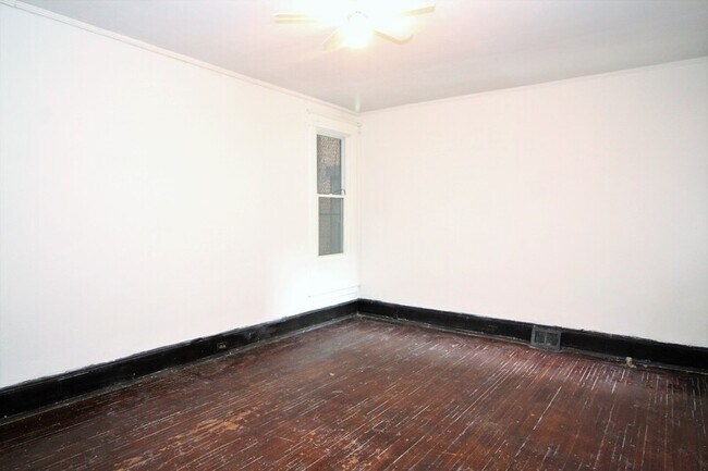 Building Photo - 103 W 29th St