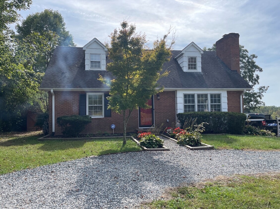 Primary Photo - 4224 Robinhood Rd