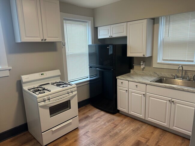 Foto del edificio - 4916 Winona Ave