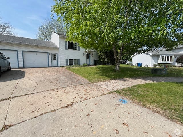 Building Photo - 1182 Blossom Ct