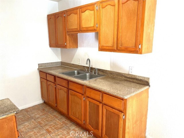 Foto del edificio - 10234 Woodworth Ave