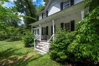 Building Photo - 15 Closter Rd