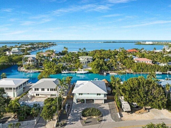 Building Photo - 232 W Seaview Dr