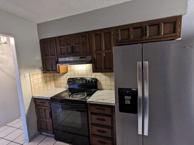 Building Photo - 5108 E Looman St