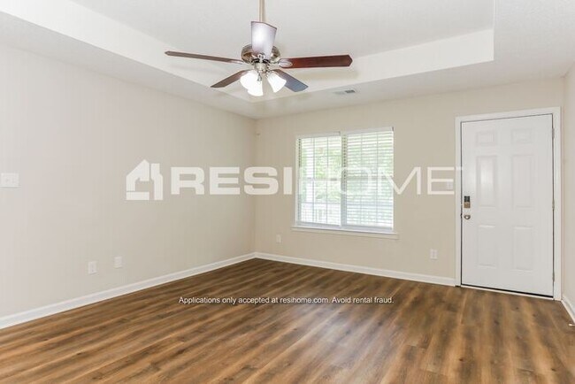 Building Photo - 825 S Laney Rd