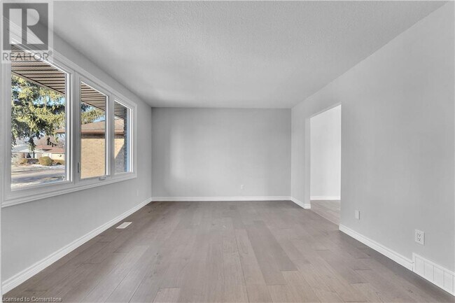 Building Photo - 717 Millbank Dr