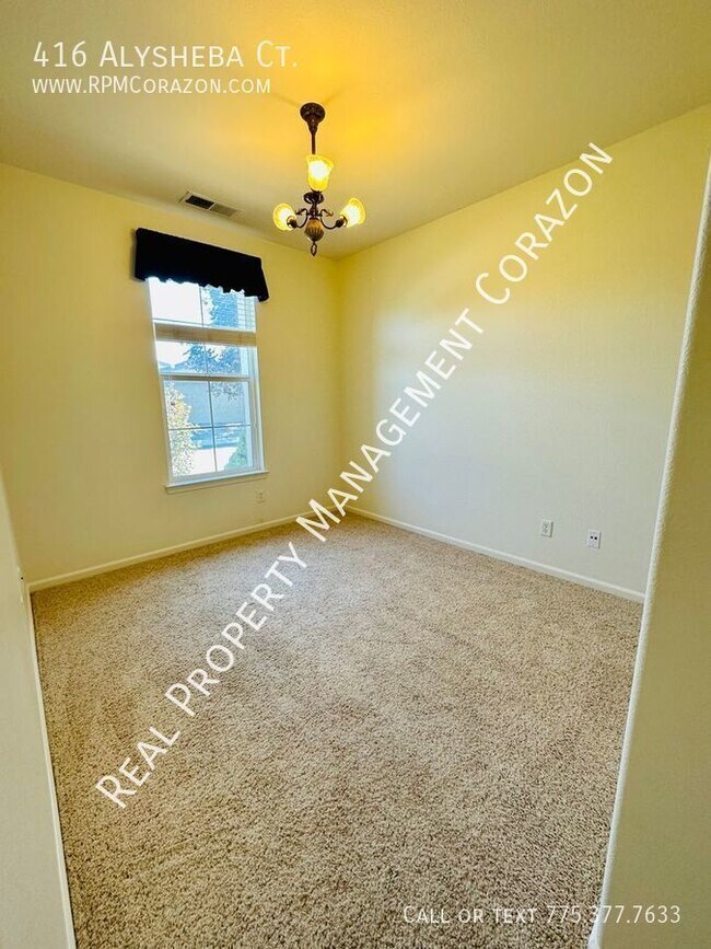 Building Photo - 4 bedroom single story home in great South...