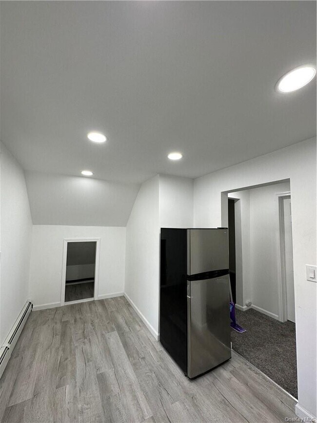 Foto del edificio - 57 Hunt Ave