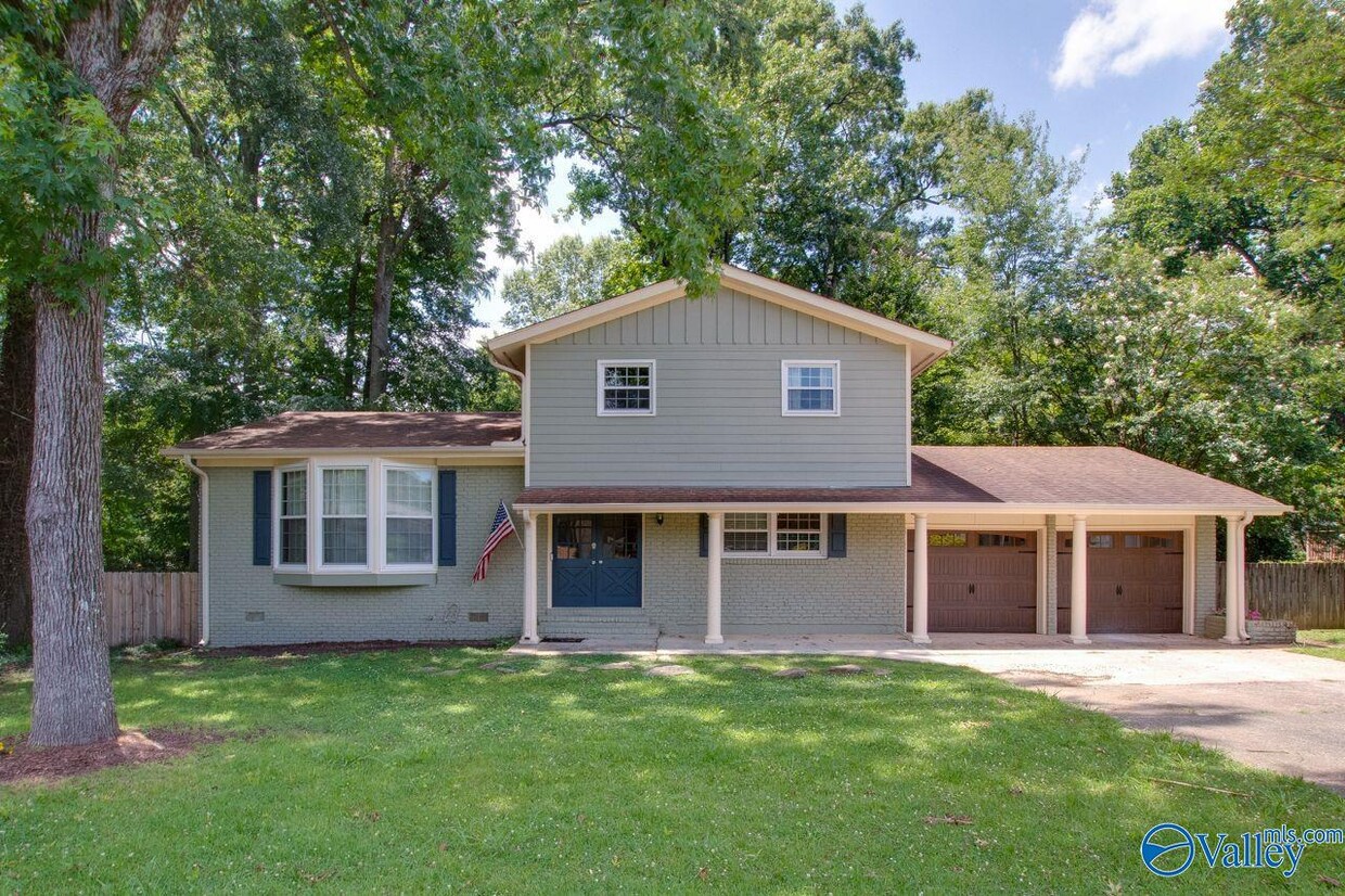 Primary Photo - 803 Mira Vista Dr SE