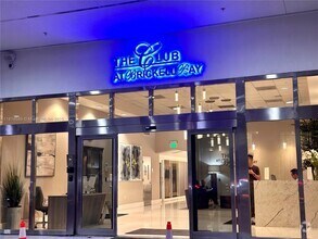 Building Photo - 1200 Brickell Bay Dr