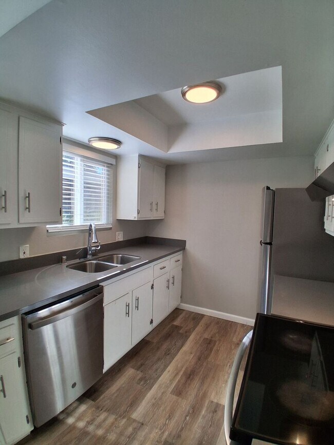 Foto del edificio - 3319 E Fairmont Ave